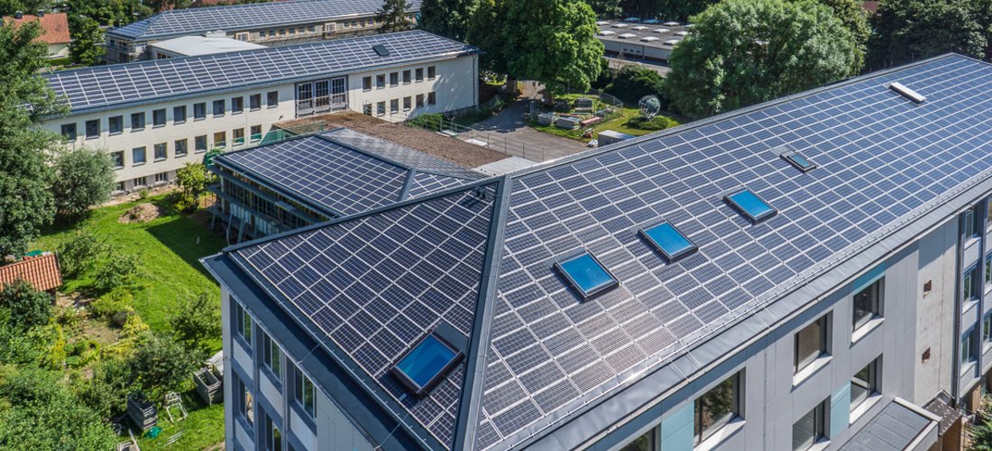 Kyocera Solarmodule liefern PV-Strom für Berufskolleg in Detmold (Foto: Kyocera Fineceramics GmbH)