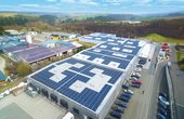 Blick auf die Solaranlage des Möbelhauses Schuh in Morbach (Foto: WI Energy GmbH)