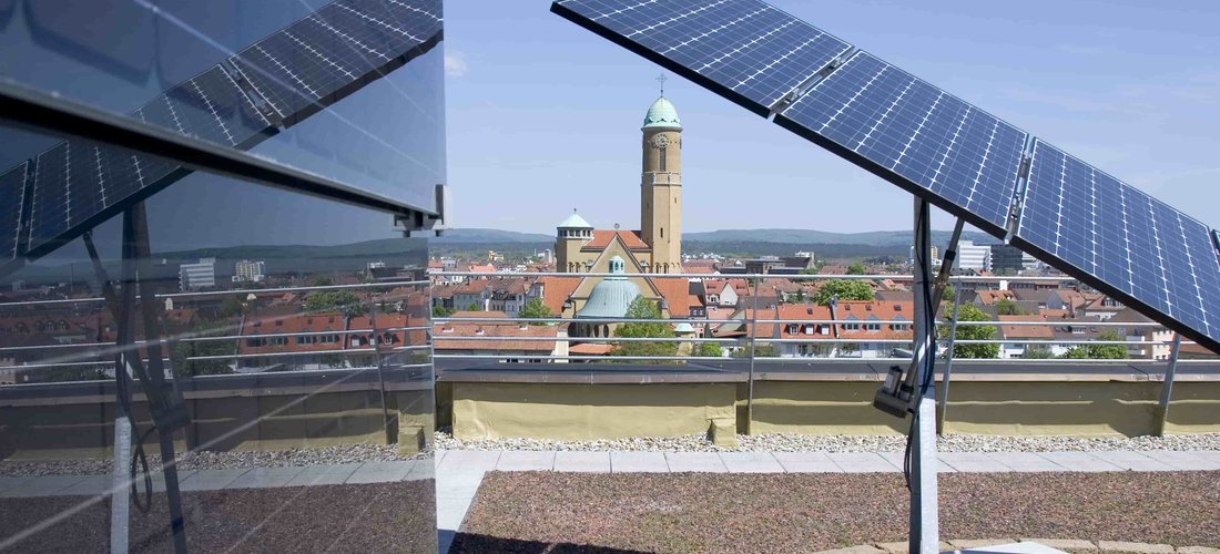 Solarzellen am Magaretendamm in Bamberg fangen die Sonne ein (Foto: Stadtwerke Bamberg)