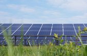Die Erweiterung des Solarparks in Uttenreuth wird pro Jahr voraussichtlich 770.000 Kilowattstunden elektrische Energie erzeugen. (Foto: NATURSTROM AG)