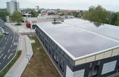 Auf dem Parkhaus in Hanau ist eine Solaranlage in Betrieb (Foto: BeteiligungsHolding Hanau GmbH)