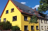 Auf einem Wohnhaus in der Ohlkasterhohl in Kaiserslautern wurde 2019 eine Solaranlage installiert. (Foto: LauterStrom eG)