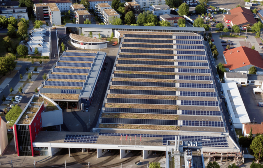 Hier sehen Sie die Solarmodule der Karlsruher Verkehrsbetriebe (Foto: Wirsol)