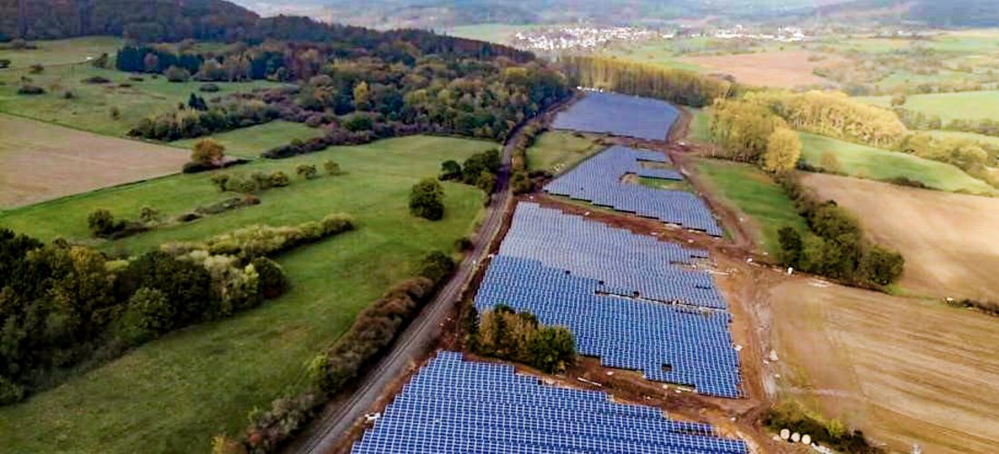 10-MWp-Solarpark in Hessen zwischen Dornburg und Elbtal (Foto: IBC SOLAR AG)