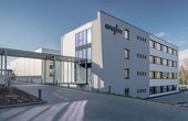 Auf dem neuen EWM-Bürogebäude in Mündersbach sorgt eine Photovoltaik-Anlage für grünen Ökostrom. (Foto: Rüdiger Mosler)