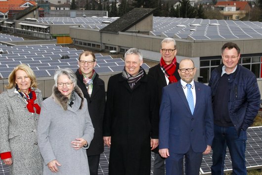Besuch des Bürgersonnenkraftwerks Berufliche Schulen Bad Nauheim (Quelle: Sonneninitiative)