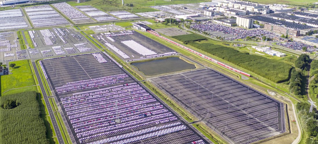 Hier sehen Sie die PV-Module bei Volkswagen in Emden (Foto: Volkswagen AG)