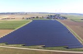 Der Solarpark Berching-Schweigersdorf aus der Luft. (Quelle: E.ON)