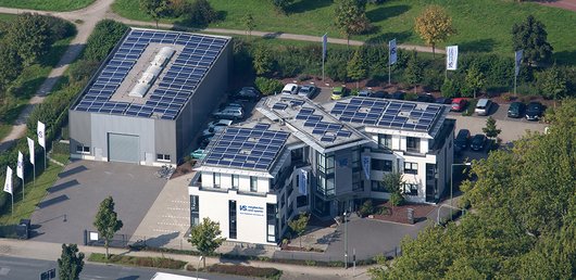 Hier sehen Sie die PV-Anlage auf dem Dach des Unternehmens in Bottrop (Foto: vs vergleichen-und-sparen GmbH)