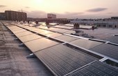 Auf zwei Plattenbauten in Stendal erzeugen Solaranlagen Ökostrom (Foto: Energiegewinner eG)