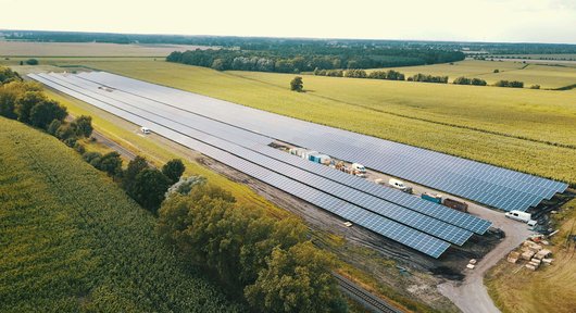 Blick auf den Solarpark Hassel im Landkreis Stendal in Sachsen-Anhalt (Foto: obs/ E.ON Energie Deutschland GmbH)