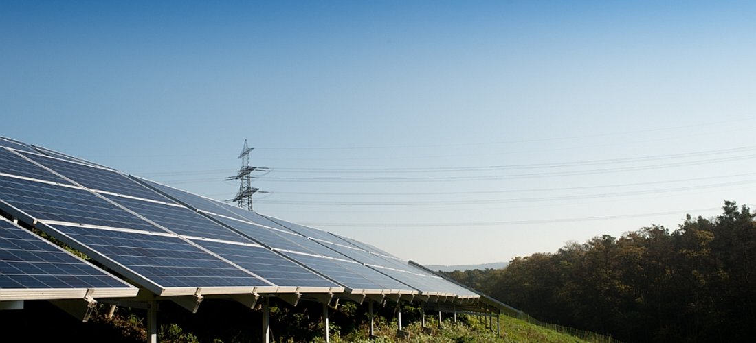Hier sehen Sie die Solarzellen des Solarparks Feilheck (Foto: Stadtwerke Heidelberg)