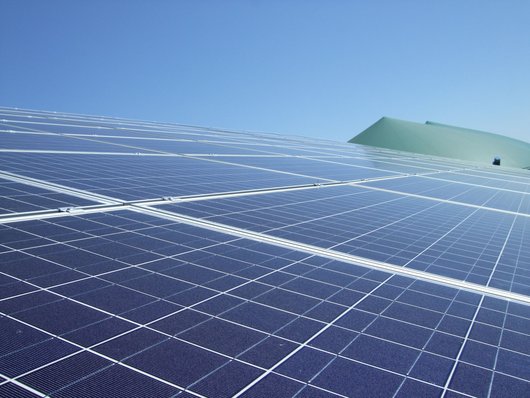 Solarmodule auf dem Dach der Biosgasanlage in Wanzleben (Foto: Landesverband Erneuerbare Energie Sachsen-Anhalt e.V.)