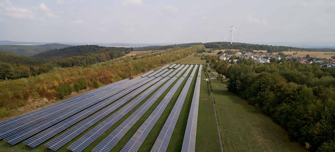 Solarpaneele produzieren in Görgeshausen umweltfreundlichen Strom (Foto: evm/Frey)